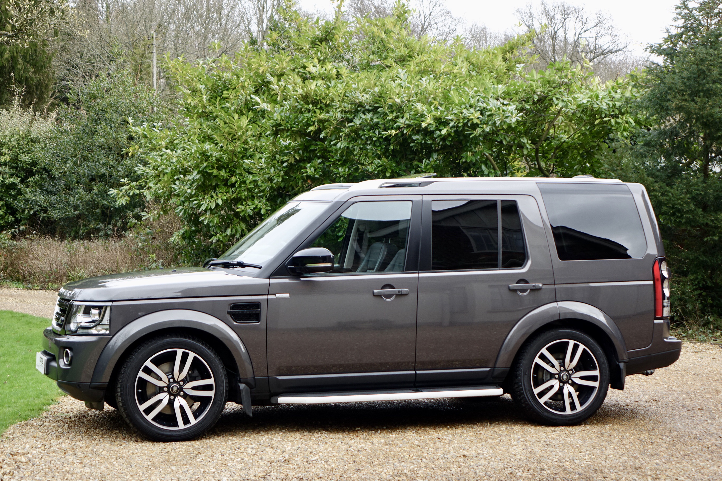 Land Rover Discovery 4 Landmark 3.0 SDV6 DMS Cars Land Rover Discovery 4 Landmark 3.0 SDV6 DMS Cars