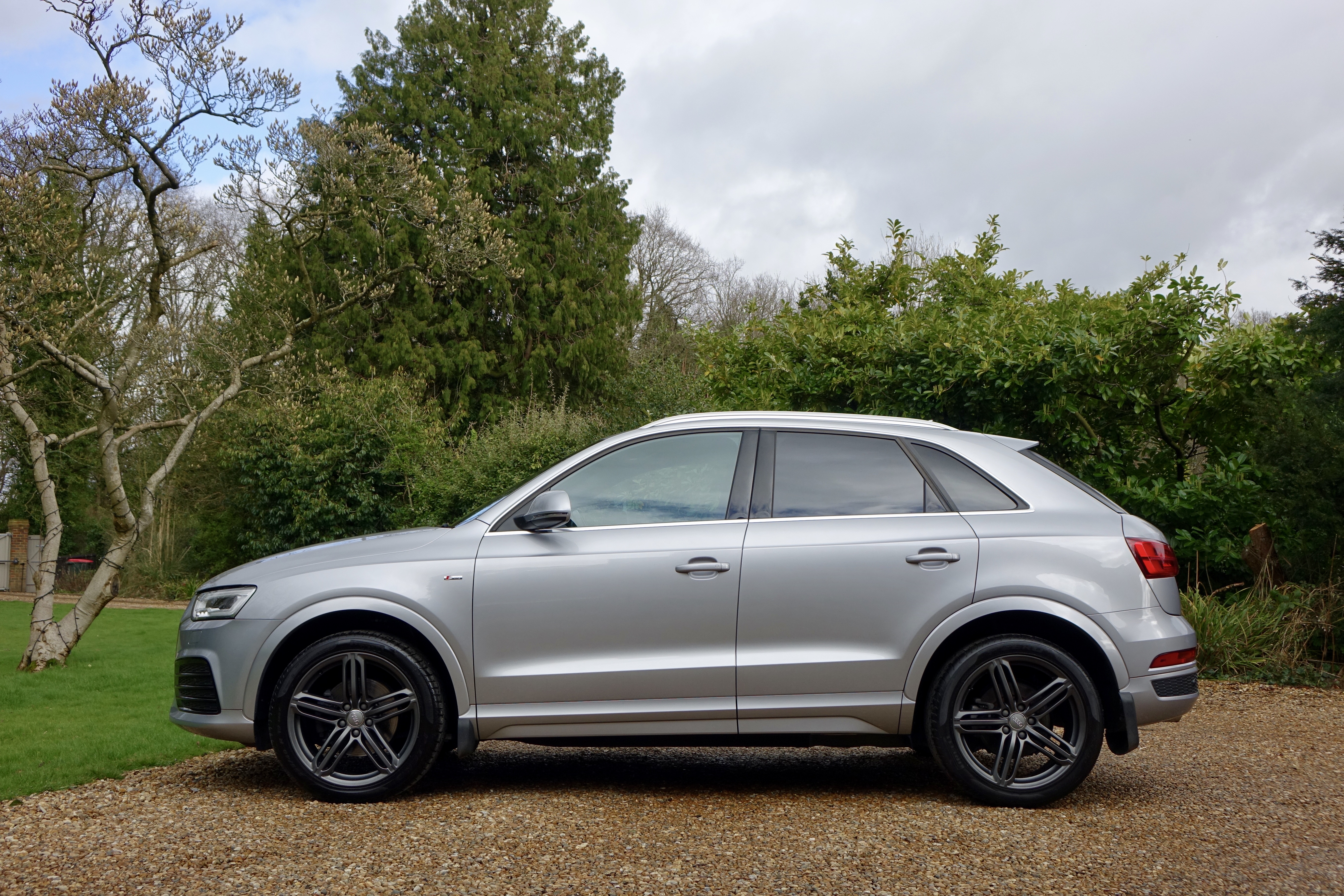 Audi q3 s line